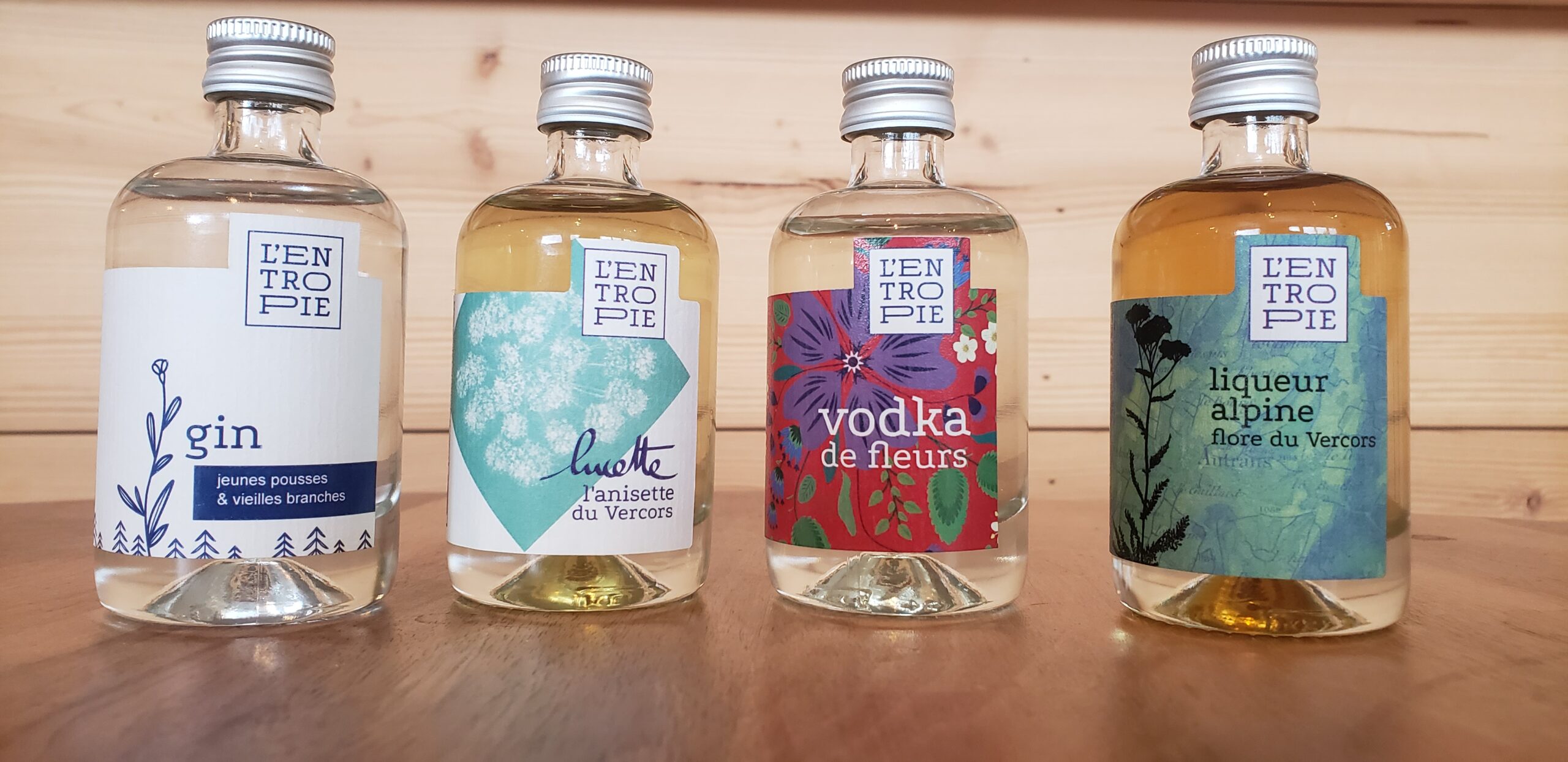 Un joli quatuor de petites bouteilles pour s'initier à la dégustation